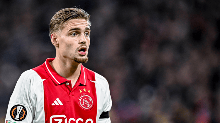 Kenneth Taylor in het shirt van Ajax