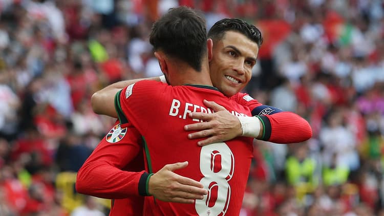 Bruno Fernandes and Cristiano Ronaldo