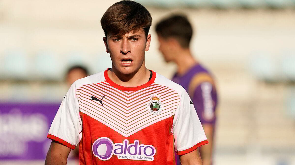 Racing midfielder pablo torre