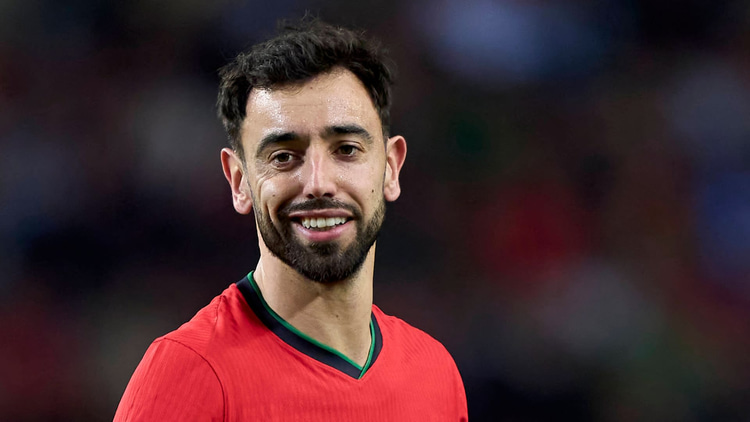 Man Utd's Bruno Fernandes in action for Portugal