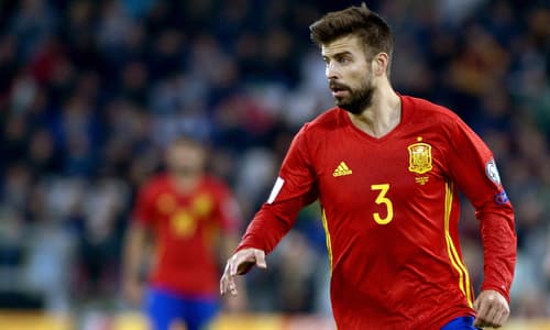 Gerard Pique playing for Spain at the 2018 World Cup