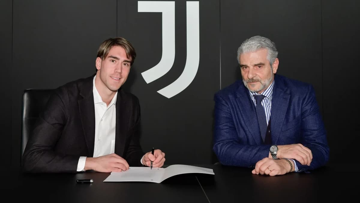 Dusan Vlahovic joining Juventus