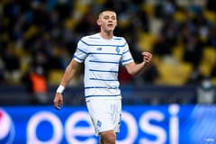 Vitaliy Mykolenko playing for Dynamo Kyiv v Juventus in the 2021/22 Champions League