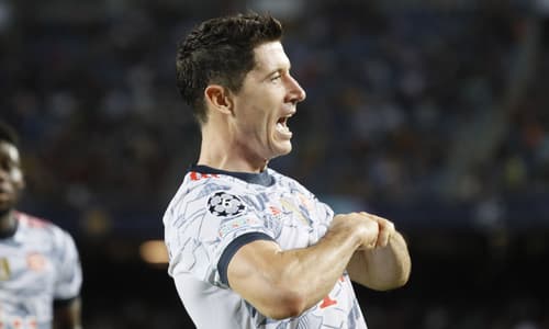 Robert Lewandowski celebrates during Barcelona v Bayern Munich