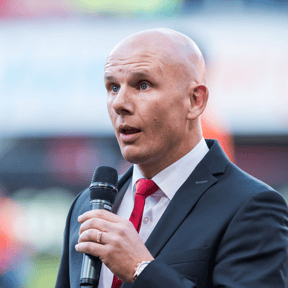 Jan van Halst onthult wie er in januari verantwoordelijk is voor transfers van Ajax