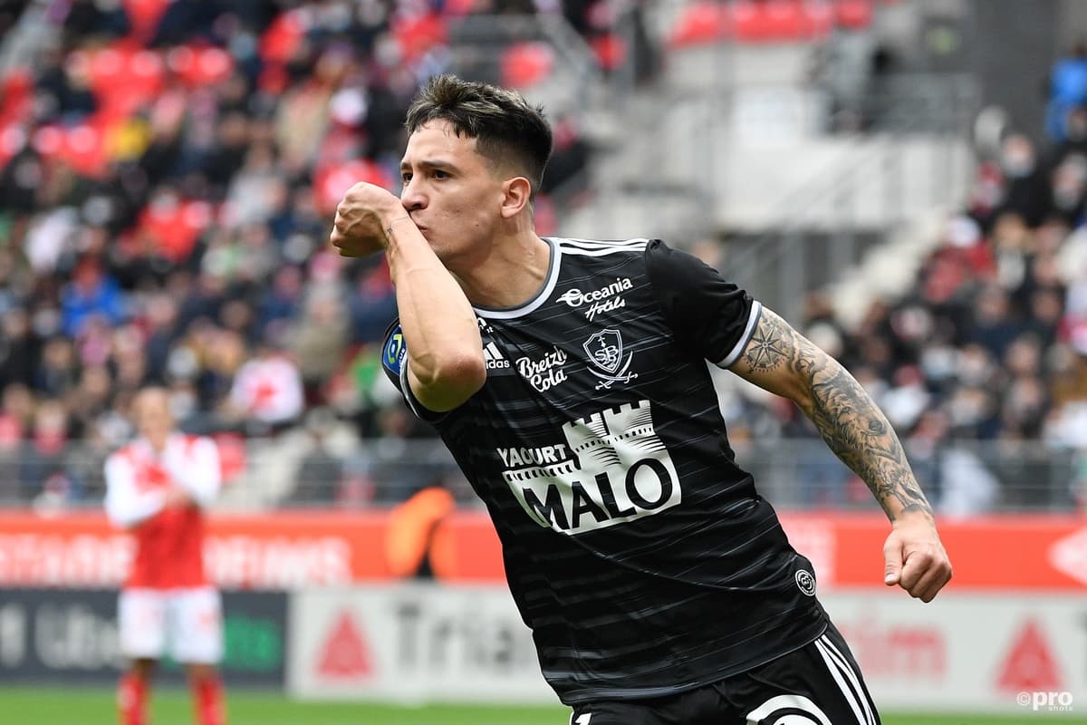 Martin Satriano is wanted by Chelsea and Tottenham