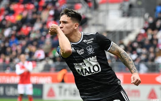 Martin Satriano is wanted by Chelsea and Tottenham