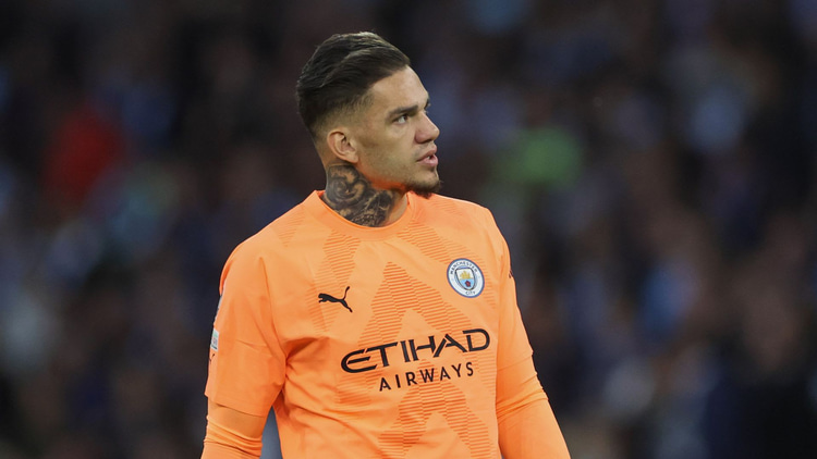 Ederson wearing the Etihad Airways sponsor