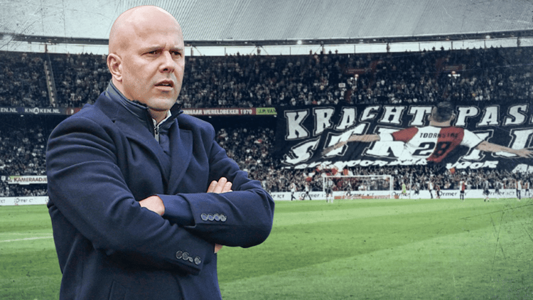 Arne Slot heeft nog een doorlopend contract tot medio 2025 bij Feyenoord.
