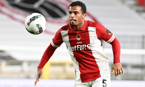Owen Wijndal in actie namens Royal Antwerp