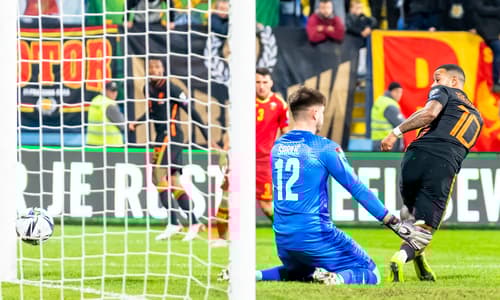 Memphis Dapay scores for Netherlands against Macedonia in World Cup qualifying