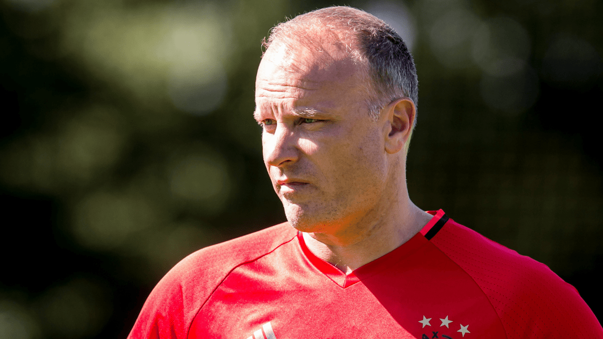 Dennis Bergkamp, Ajax