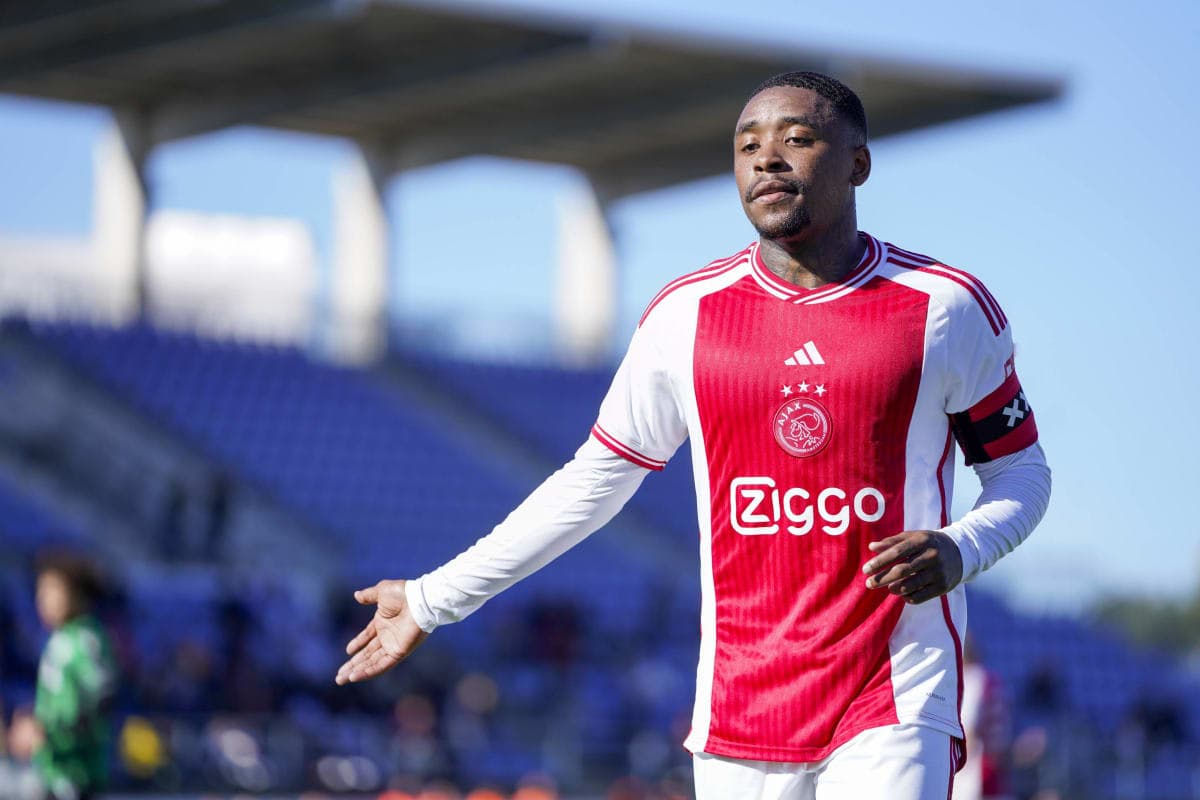 Slecht nieuws uit Amsterdam: Ajax weken zonder aanvoerder Bergwijn