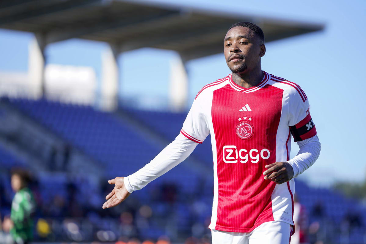 Slecht nieuws uit Amsterdam: Ajax weken zonder aanvoerder Bergwijn