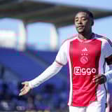 Slecht nieuws uit Amsterdam: Ajax weken zonder aanvoerder Bergwijn