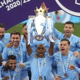 Manchester City lift Premier League trophy 2020/21