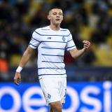 Vitaliy Mykolenko playing for Dynamo Kyiv v Juventus in the 2021/22 Champions League