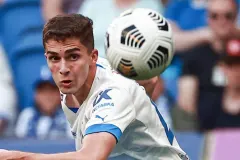 Arsen Zakharyan in action for Dynamo Moscow