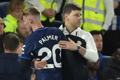 Cole Palmer hugged by Mauricio Pochettino as he is replaced during Brighton vs Chelsea, 2023/24