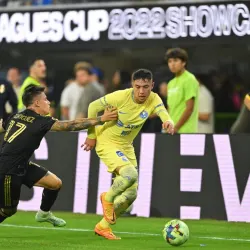 Emilio Lara, defensa mexicano, en partido con el Club América