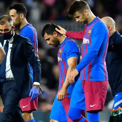 Barcelona's Sergio Aguero goes off against Alaves suffering from breathing issues