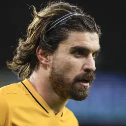 Ruben Neves playing for Wolves against Arsenal