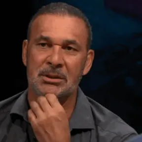 Ruud Gullit proeft jaloezie bij Ajax-fans: ‘Zij willen deze speler van PSV héél graag hebben’