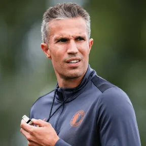 Robin van Persie verlaat Feyenoord en tekent tot medio 2026
