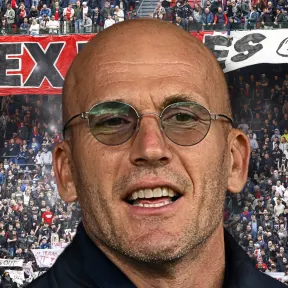 Ajax heeft aanvaller bijna binnen na bliksembezoek van Alex Kroes