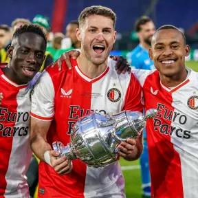 Van Hanegem komt met peperduur transferadvies voor Feyenoord: ‘Ik zou hem altijd binnenhengelen’