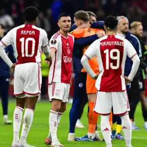 Alex Kroes wijst drie spelers aan die absoluut niet mogen vertrekken bij Ajax
