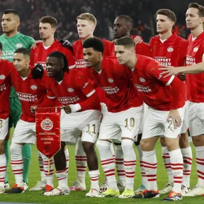 Kampioenselftal PSV dreigt uit elkaar te vallen: volop belangstelling voor drietal