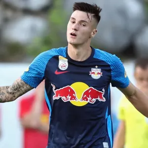 Benjamin Sesko in action for Red Bull Salzburg
