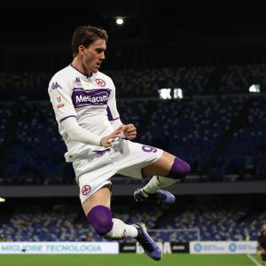 Fiorentina striker Dusan Vlahovic is set to sign for Arsenal