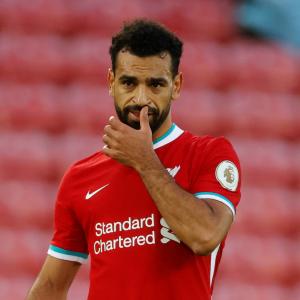 ‘Liverpool play better without Mo Salah’ – Ex-Liverpool star says Reds should cash in on Egyptian