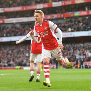 Martin Odegaard playing for Arsenal, 2021/22
