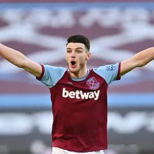 Man Utd could swap Lingard for Declan Rice – Crouch