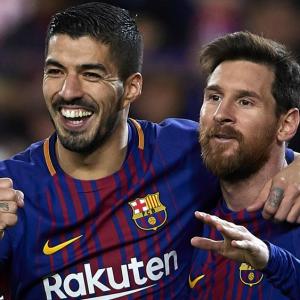 ‘Barcelona would use me to try to convince Messi to stay’ – Suarez