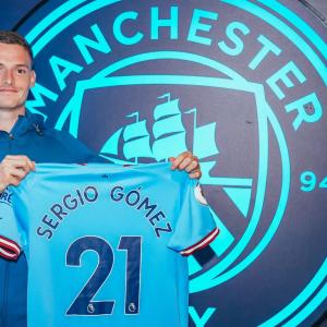 Sergio Gomez Man City 2022-23
