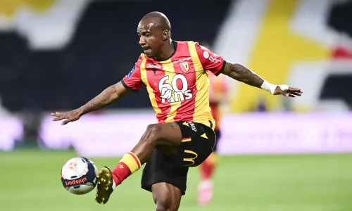 Former Chelsea starlet Kakuta is attracting interest from several Premier League clubs