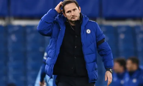 Lampard ignoring speculation as pressure on Chelsea manager grows