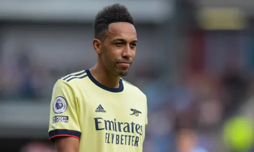 Pierre-Emerick Aubameyang playing for Arsenal in a Premier League game against Burnley in the 2021-22 season.