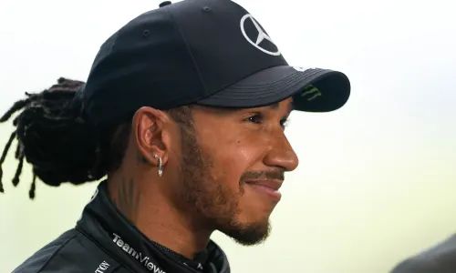 Lewis Hamilton has pledged money to a consortium that wants to buy Chelsea