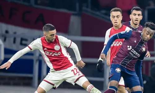 Hakim Ziyech, Mike Trésor, Ajax vs Willem II