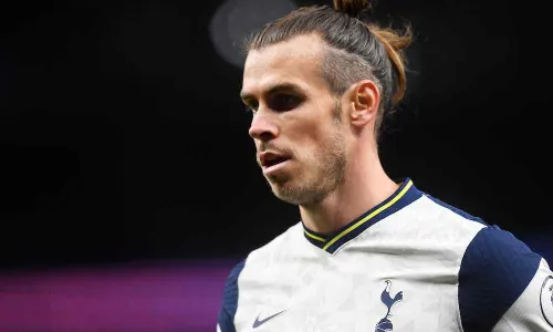 Mourinho not prepared to just “give” Gareth Bale minutes