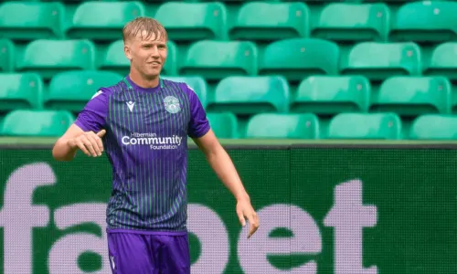 Manchester City transfer target signs new deal till 2025 with Hibs