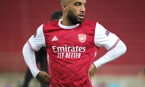 Is Alexandre Lacazette set to sign a contract extension with Arsenal?