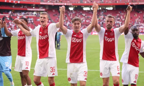 Dies Janse, Mika Godt, Jordan Henderson, Carlos Forbs, Ajax