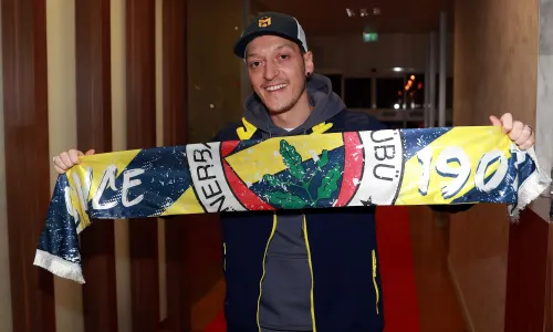 Fenerbahce ask fans to donate via text to finance Ozil’s move from Arsenal