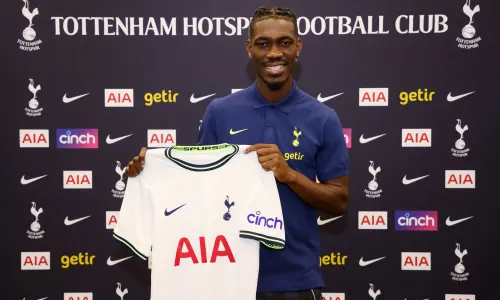 Yves Bissouma signs his Spurs contract